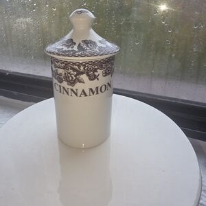 Elegant Cinnamon Storage Jar with Lid